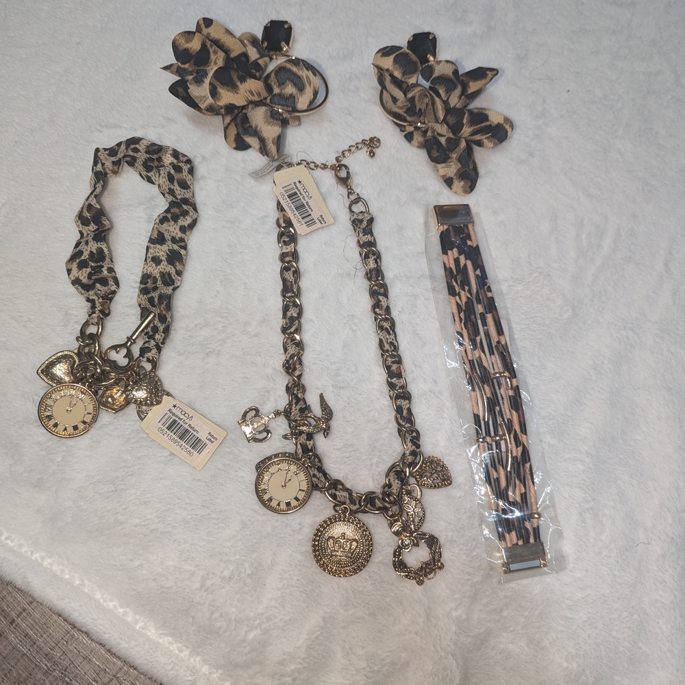 Leopard Print Women's Accessory Set